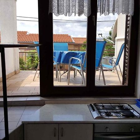 Apartment In Selce 5880 Exterior foto